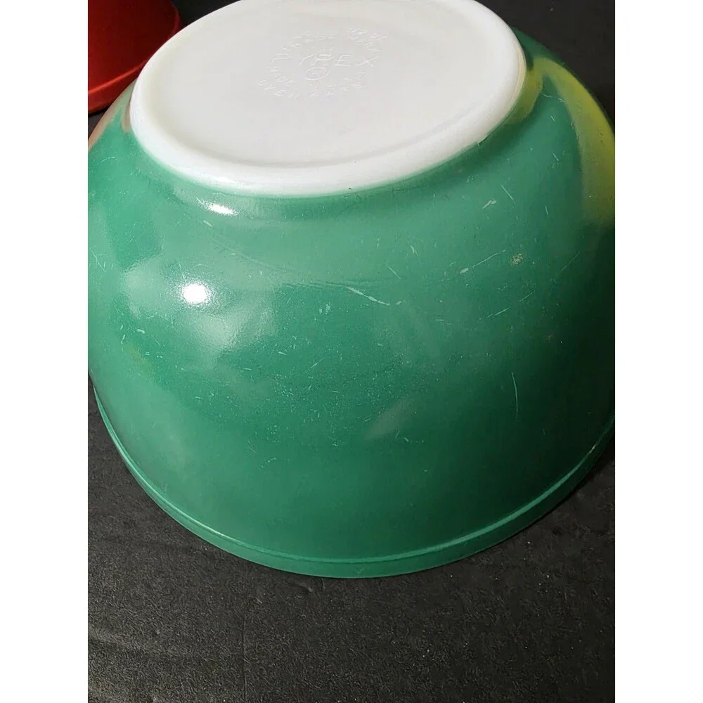 ​Vintage Pyrex Primary Colors Nesting Bowl Set 401-404 | Well-Loved Matte Finish